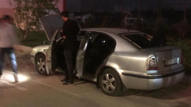 Arabada sıkışan gaz patladı, 4 arkadaş hastanelik oldu