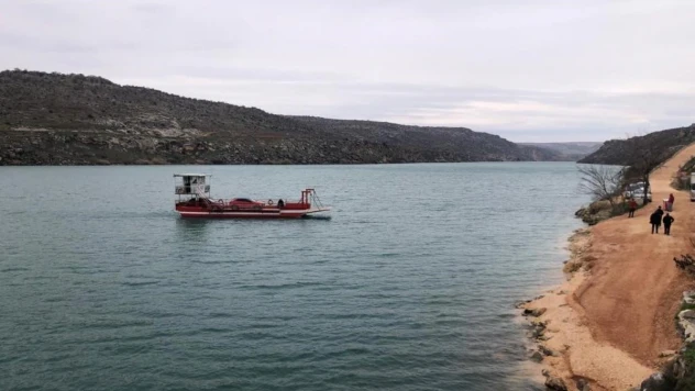 Arabalı feribotla Şanlıurfa'dan Gaziantep'e 5 dakikada ulaşılıyor