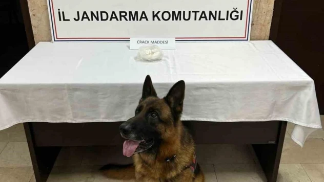 Aranan şahıs uyuşturucu ile yakalandı