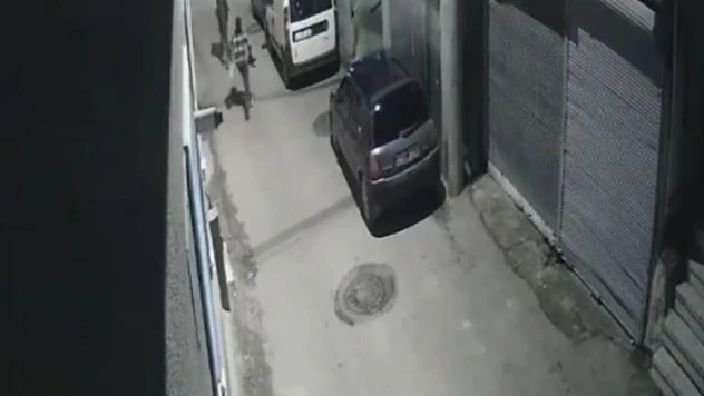 Ayakkabı hırsızları kamerada