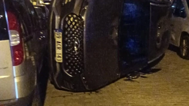 Aydın'da araçlara çarpan otomobil devrildi