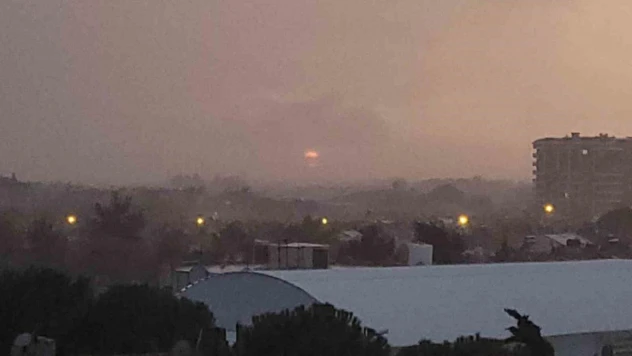 Aydın'da güneş, yıldırımlar ve sağanak arasında battı