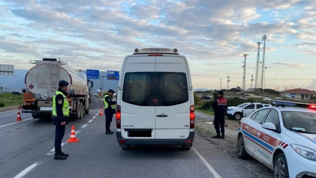 Aydın'da jandarma 2023 yılında 834 bin 222 aracı kontrol etti