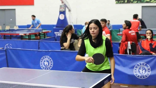 Aydın'da üniversiteli gençler şampiyonluk için ter döktü