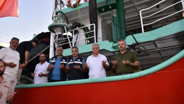 Aydınlı balıkçılar 'Vira Bismillah' diyerek denize açıldı