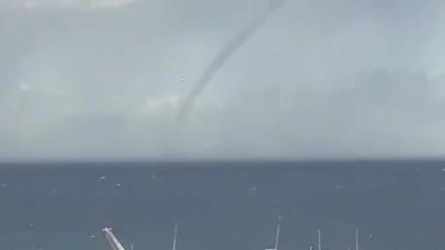 Ayvacık açıklarında denizde hortum oluştu