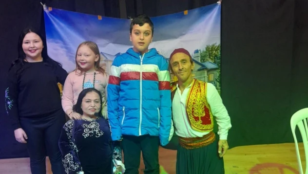 Ayvalık'ta engelli oyuncular minik yürekleri fethetti