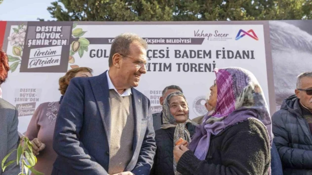 Badem fidanı dağıtım töreni, Gülnarlı üreticilerin yüzünü güldürdü