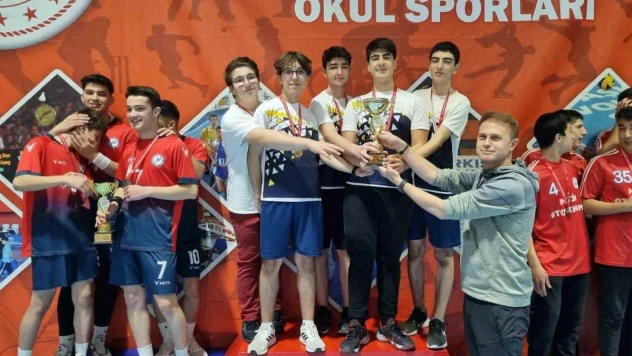 Badminton şampiyonları belli oldu
