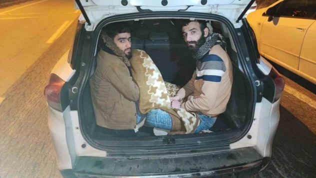 Bagajdan kaçak göçmenler çıktı