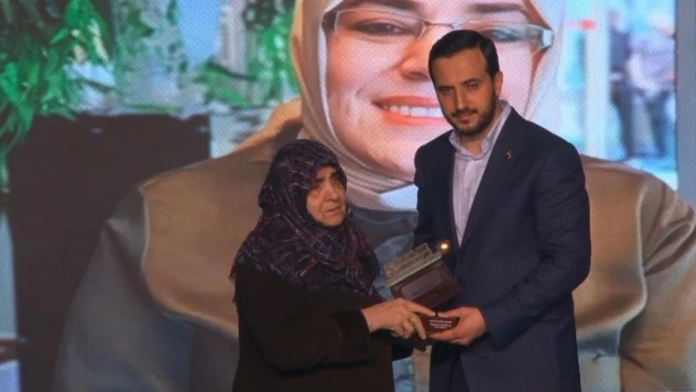 Bağcılar'da 5'inci Engelsiz Mikrofon Radyo Ödülleri sahiplerini buldu