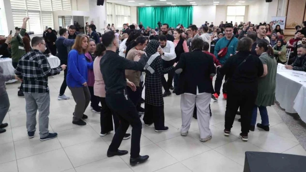 Bağcılar'da dünya şampiyonu kuaförler engelliler için yarıştı