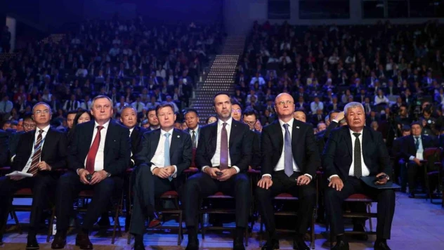 Bakan Bayraktar: 'Türkiye'de enerji merkezini 2024'te oluşturabileceğimizi düşünüyorum'