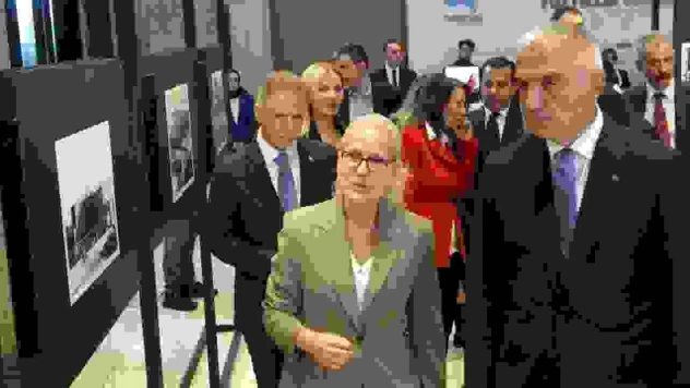 Bakan Ersoy: 'Türkiye'mizi parlak bir geleceğin beklediğine inancım tamdır'