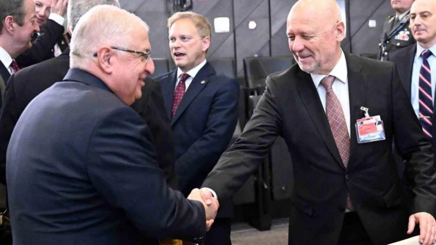 Bakan Güler, NATO Savunma Bakanları Toplantısı'nın ikinci oturumuna katıldı