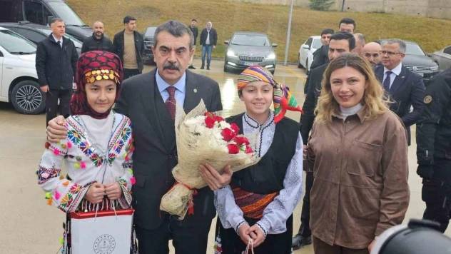 Bakan Tekin: 'Son haftalar şenlik havasında geçecek'