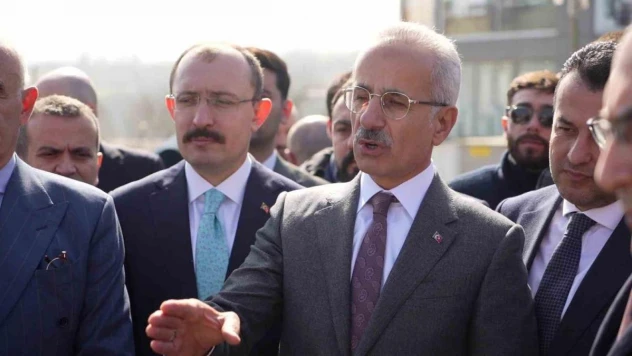 Bakan Uraloğlu, Yeşilkent Kavşağı'nı ve Şehir Hastanesi yolunu inceledi