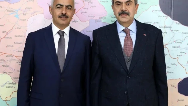 Bakan Yusuf Tekin'den Oltu'ya büyük yatırım müjdeleri