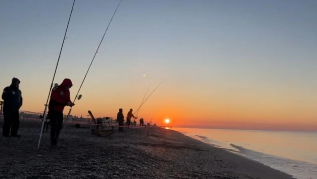 Balık avı tutkunları en çok balığı tutmak için yarıştı