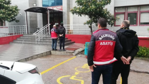 Balıkesir'de 2 kablo hırsızı 9 dairenin elektrik kablosunu çaldı