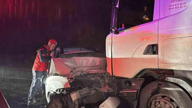 Balıkesir'de feci kaza: 3 ölü