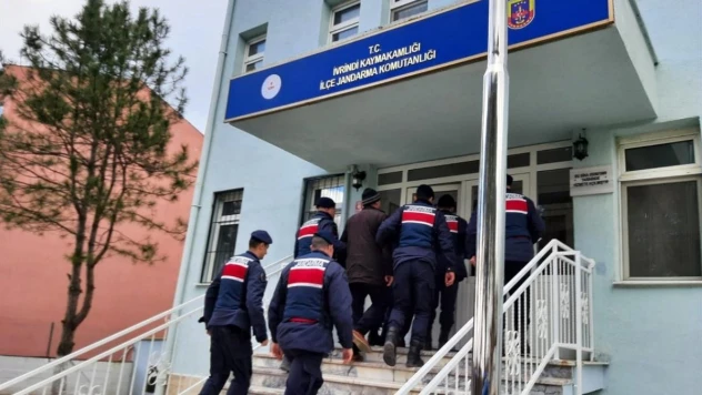 Balıkesir'de FETÖ/PDY operasyonunda 4 kişi yakalandı