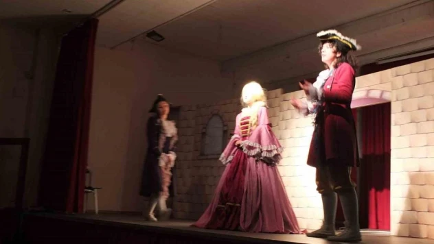 Balıkesirli çocuklar tiyatro ile tanıştı