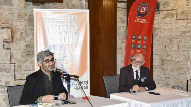 Barış Pehlivan Kuşadası'nda okurlarıyla buluştu