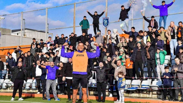 Başakşehirli taraftarlar, Galatasaray maçı öncesi takımlarına destek verdi