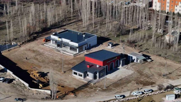 Başkan Altay Bozkır'a kazandırılan otogar binası ve itfaiye merkezini inceledi