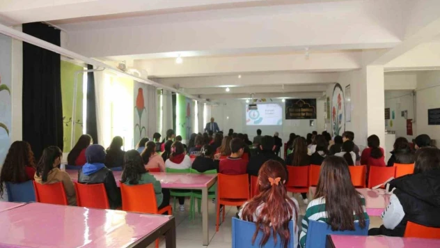 Başkan Arslan tecrübelerini öğrencilerle paylaştı