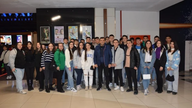 Başkan Atlı, Atatürk filmini gençlerle birlikte izledi