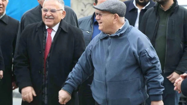 Başkan Büyükkılıç, Erciyesevler Semt Pazarı'nda