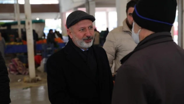 Başkan Çolakbayrakdar, pazarcı esnafını ziyaret etti