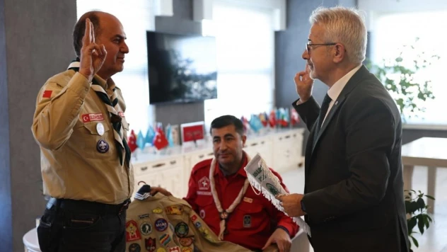 Başkan Erdem izcileri ağırladı