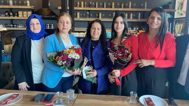 Başkan Günay: 'Kadınlar, yıkıldığında küllerinden doğan Anka kuşu gibidir'