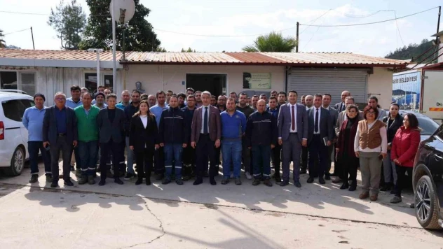 Başkan Oktay, yaralanan personelin arkadaşları ile görüştü