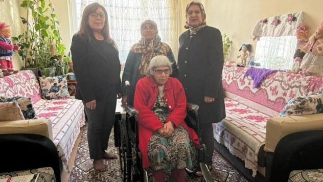 Başkan Şahiner Yaşçeltioğlu ailesini sevindirdi