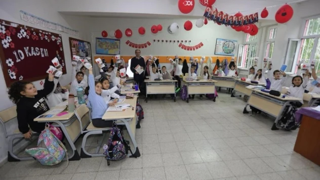 Başkan Sandal: 'Bayraklı'nın çocukları hayvan sevgisiyle büyüyor'