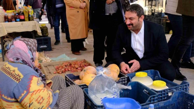 Başkan Şeker, pazar esnafıyla buluştu