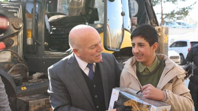 Başkan Sekmen Furkan'ın hayaline kayıtsız kalmadı