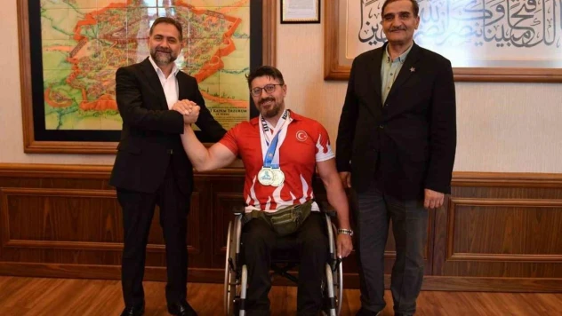 Başkan Uçar şampiyonu kutladı