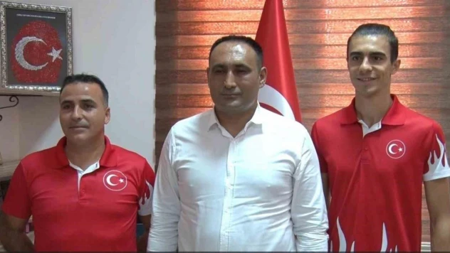 Başkan Yılmaz, dünya ikincisi olan Milli Bocce Sporcusu Mehmet Can Yakın'ı tebrik etti