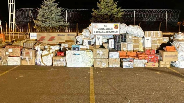 Başkentte gümrük kaçakçılarına operasyon: 240 bin adet makaron ele geçirildi