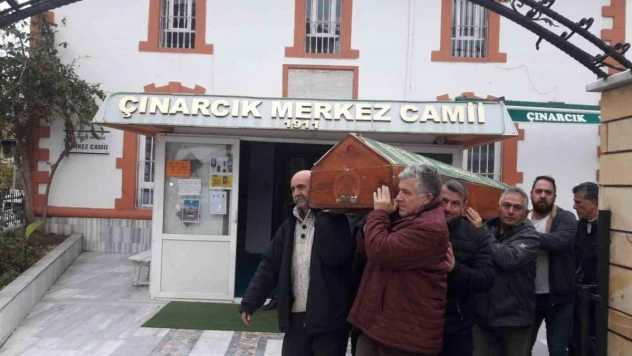 Batan kuru yük gemisinde ölen mürettebat Cüneyt Aygen Yalova'da toprağa verildi