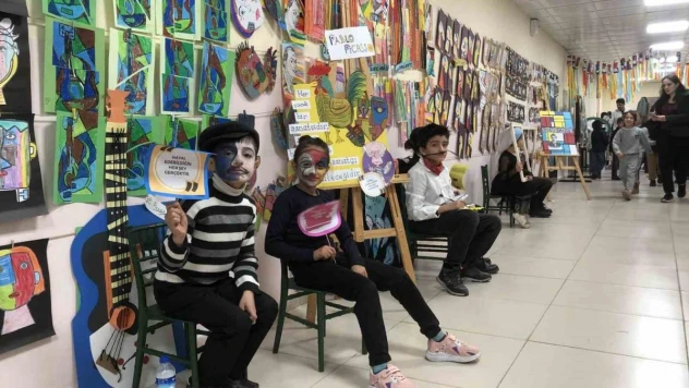 Batman'da minik öğrenciler dünyaca ünlü ressamları, onların kılığında canlandırdı
