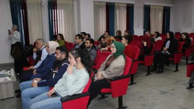 Bayburt'ta 'En İyi Narkotik Polisi: Anne' ve tütün bağımlılığı konularında eğitim verildi