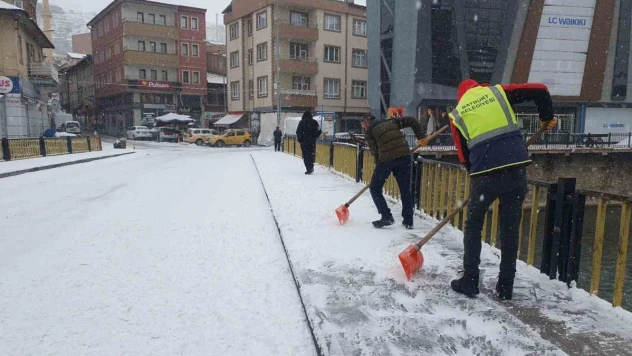 Bayburt'ta karla mücadele çalışması