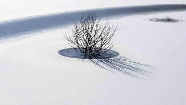 Bayburt'ta soğuk hava gölet ve akarsuları dondurdu