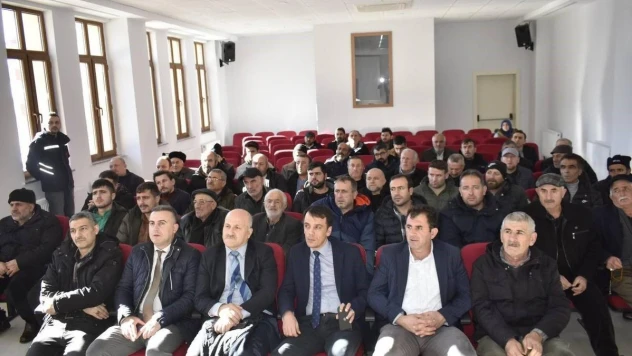 Bayburt'ta üreticiler yatırımlar konusunda bilgilendirildi